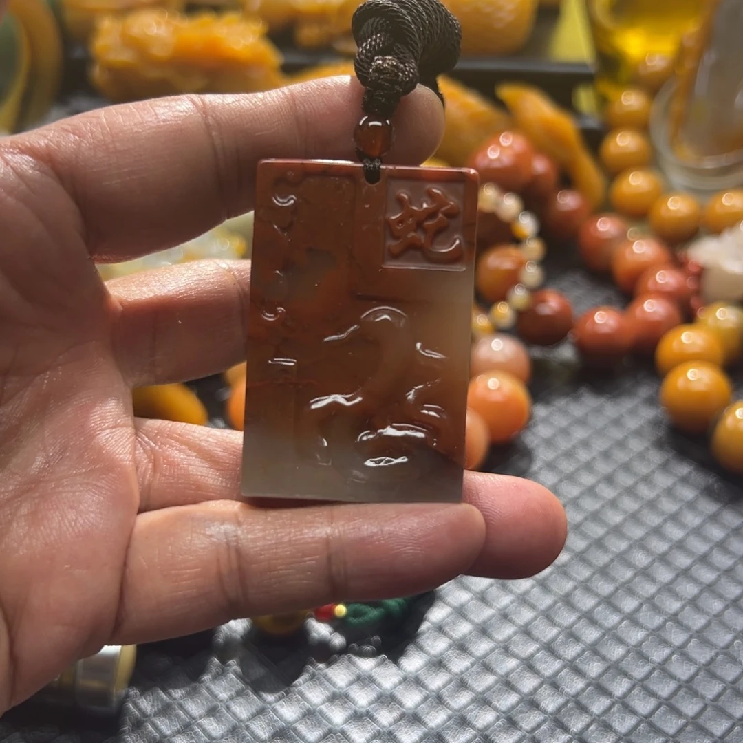 石英质玉未镶嵌颈饰