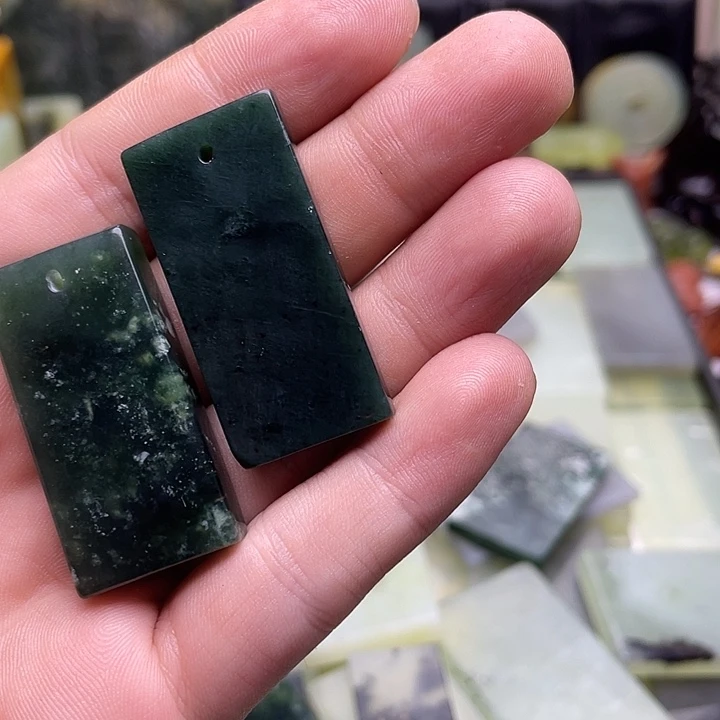 蛇纹石玉挂件未镶嵌洛*