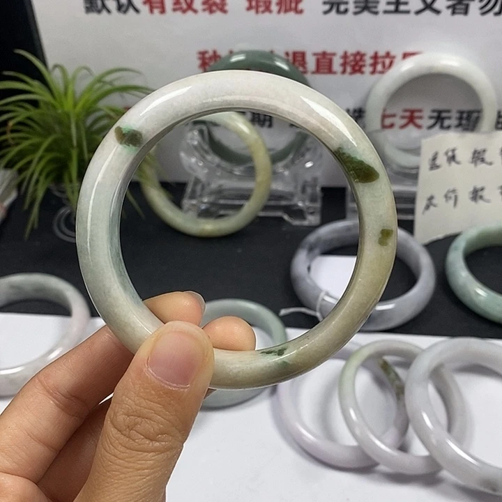 未镶嵌手镯翡翠56号。57.5圈