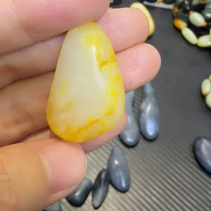 和田玉（糖玉）未镶嵌挂件