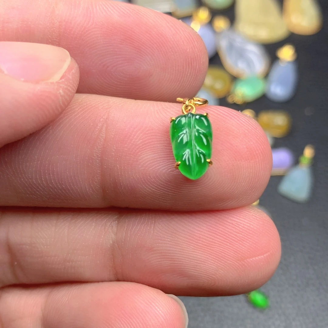 【闪购商品】颈饰18K金镶嵌翡翠翡翠