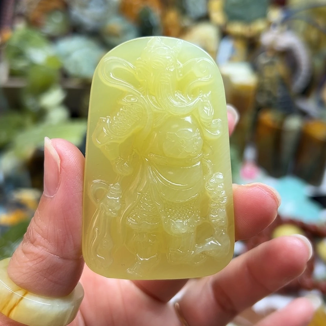 岫玉未镶嵌颈饰辽阳料关公