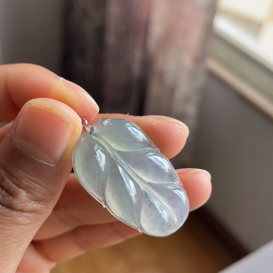 翡翠18K金镶嵌颈饰冰叶子