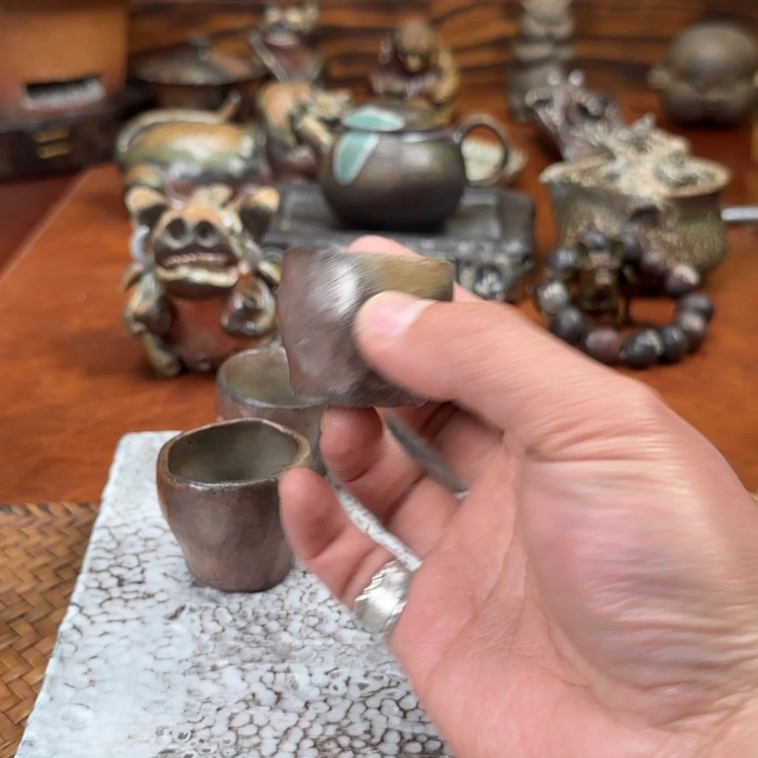 柴烧的手捏的小杯子