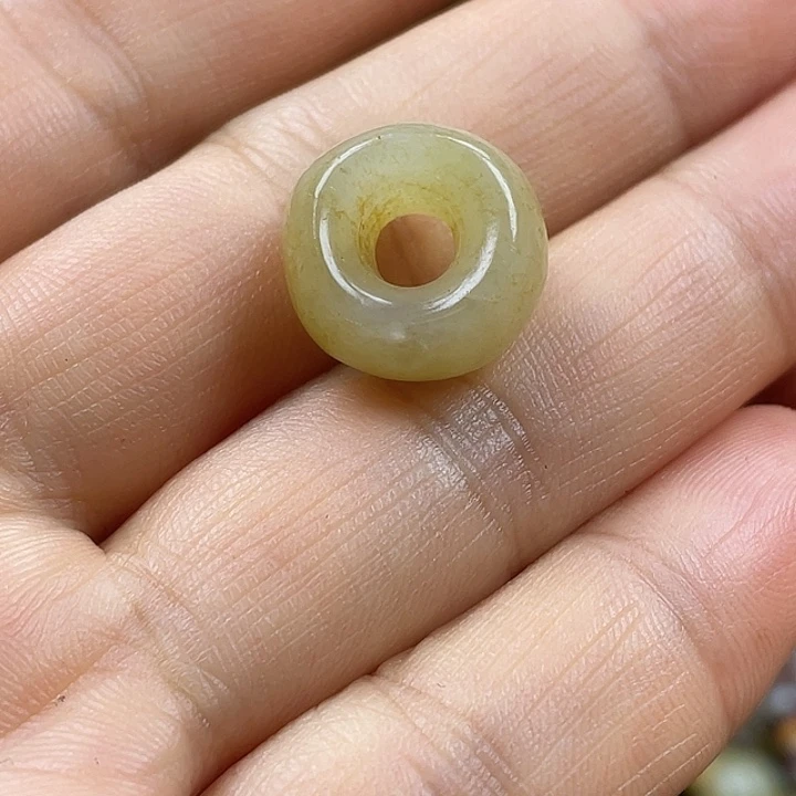 剑***锋和田玉未镶嵌颈饰