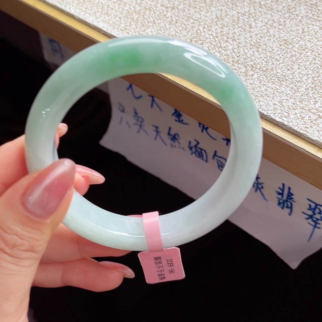 翡翠未镶嵌手镯手镯