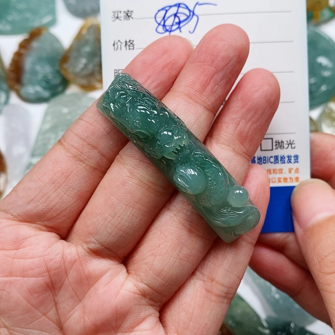 •***l颈饰未镶嵌翡翠龙手牌