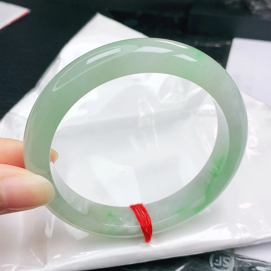 翡翠手镯未镶嵌正62