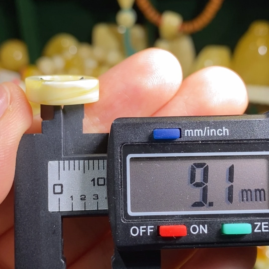 蜜蜡未镶嵌裸石配饰