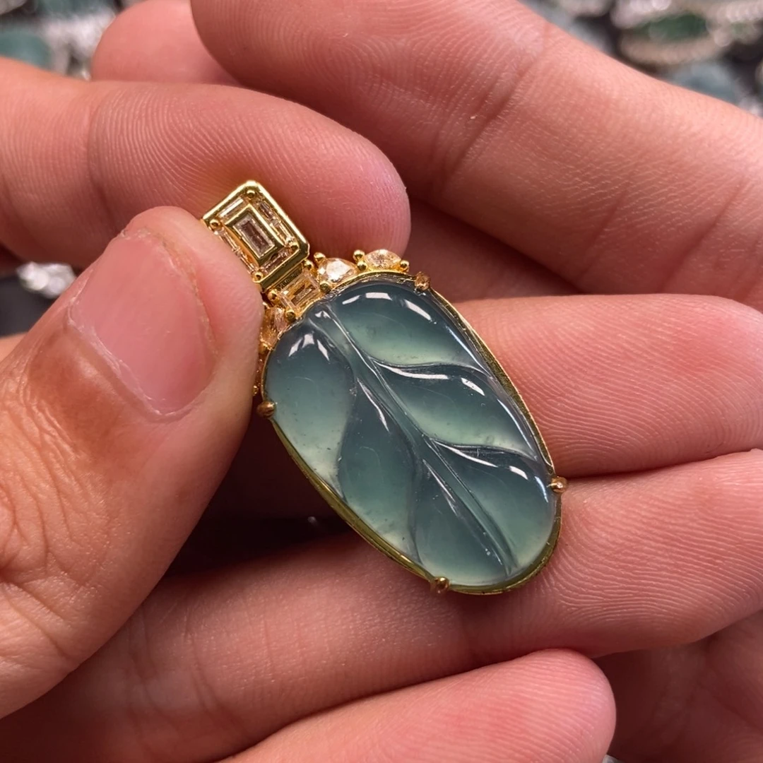 翡翠未镶嵌吊坠(不含链)