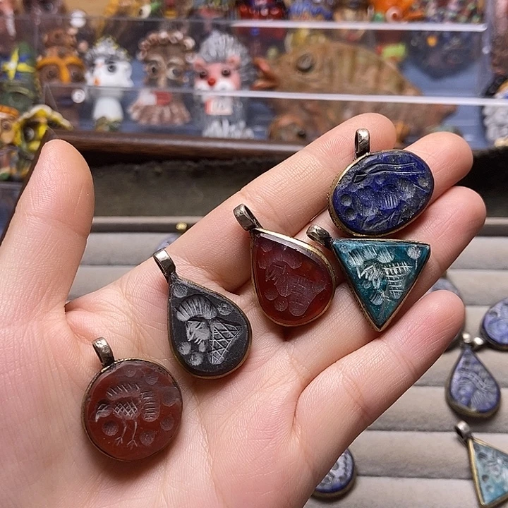 琉璃颈饰阿富汗小印章一组