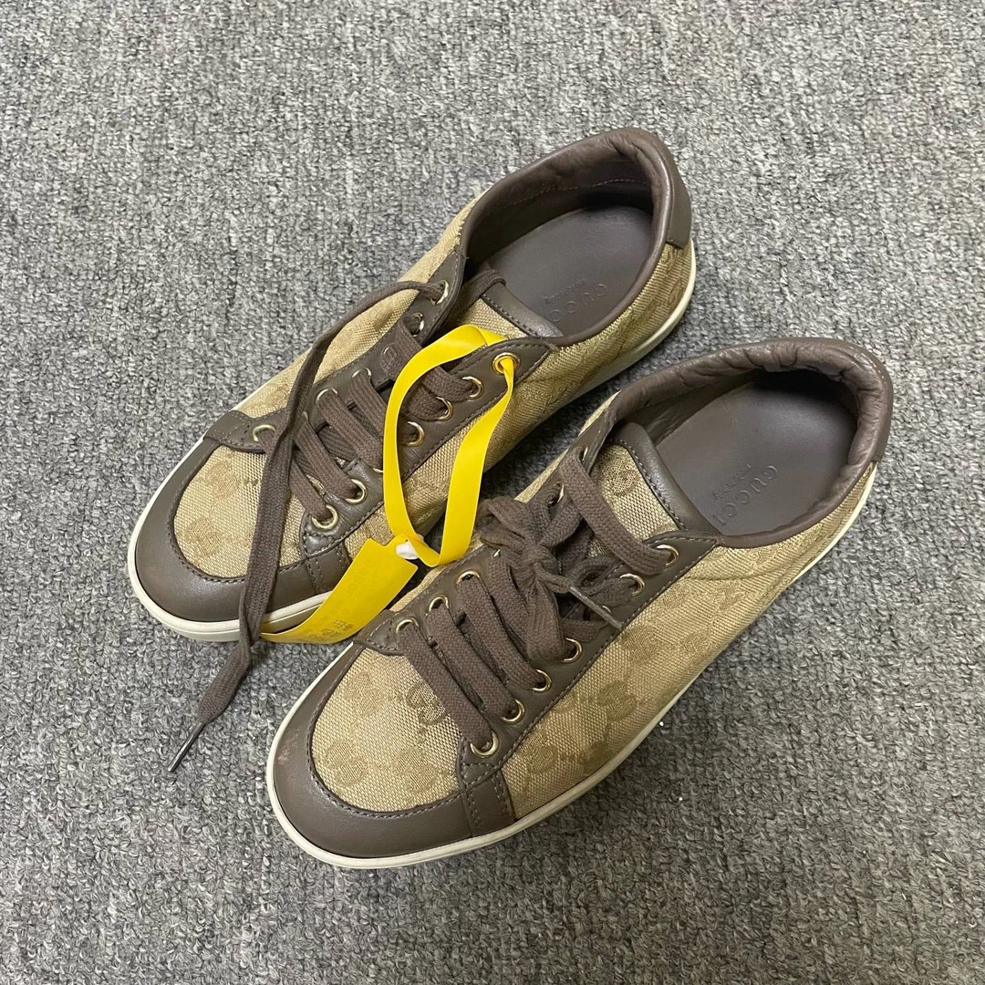 95新 GUCCI/古驰 经典双G图案休闲低帮时尚板鞋  35.5码/10866
