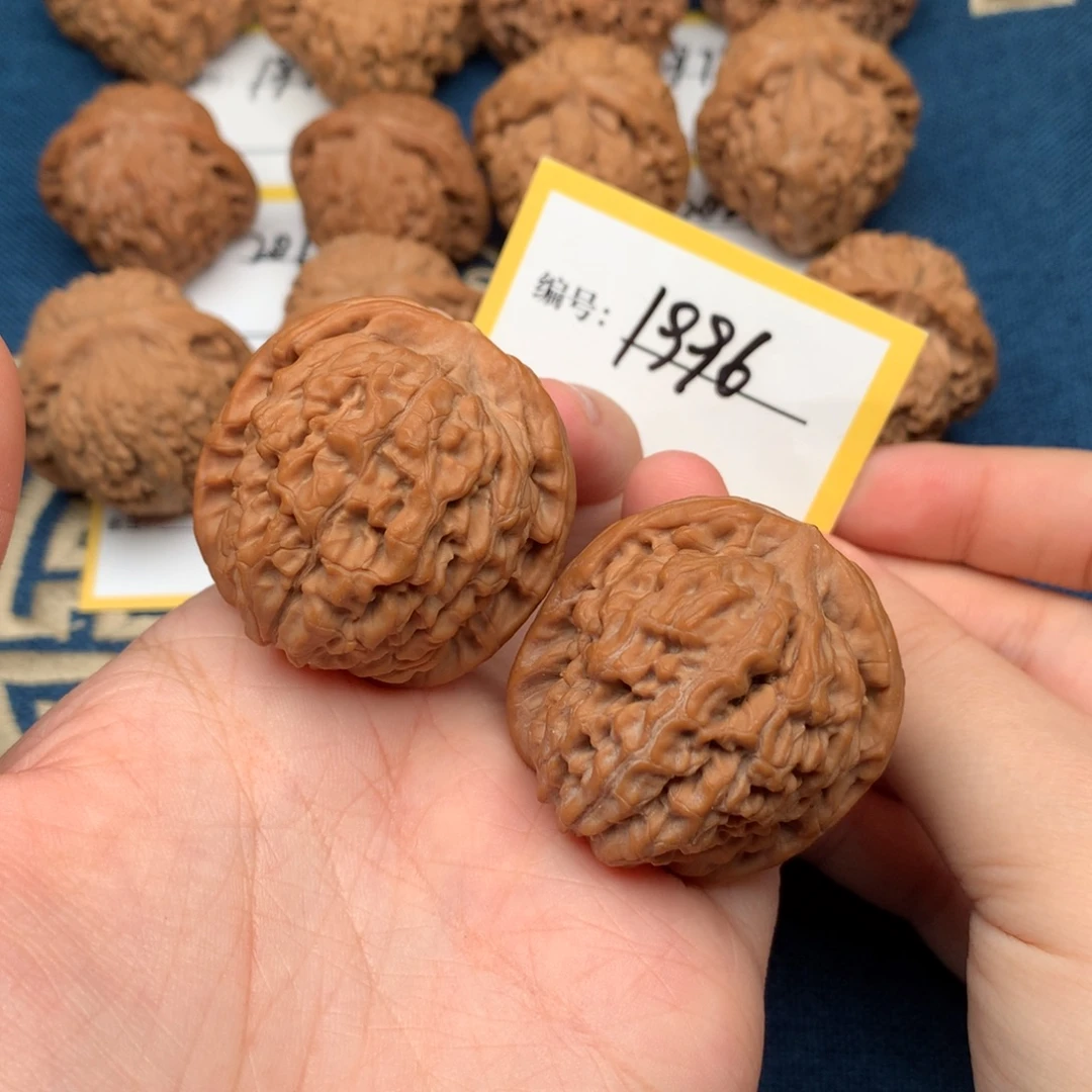 文玩核桃把件38莲花 1996