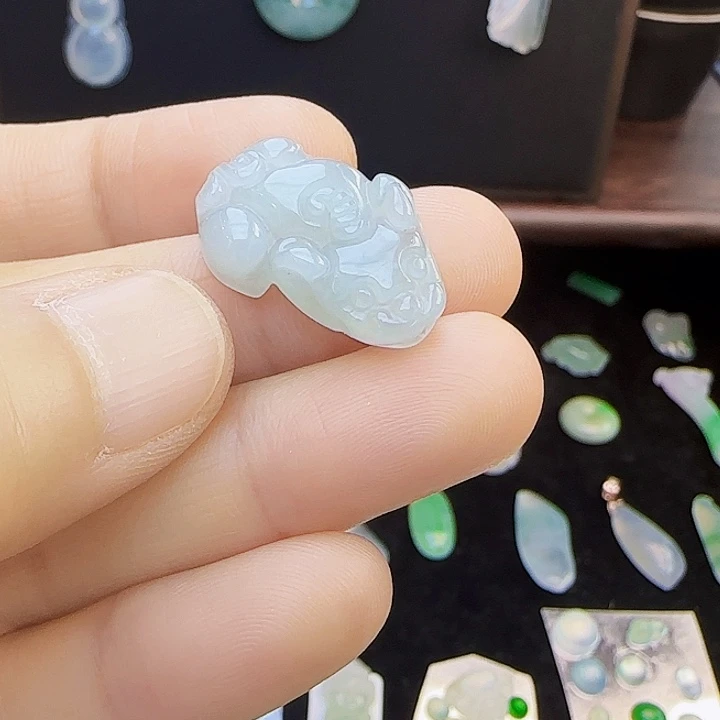 翡翠未镶嵌颈饰翡翠。。。。。。。