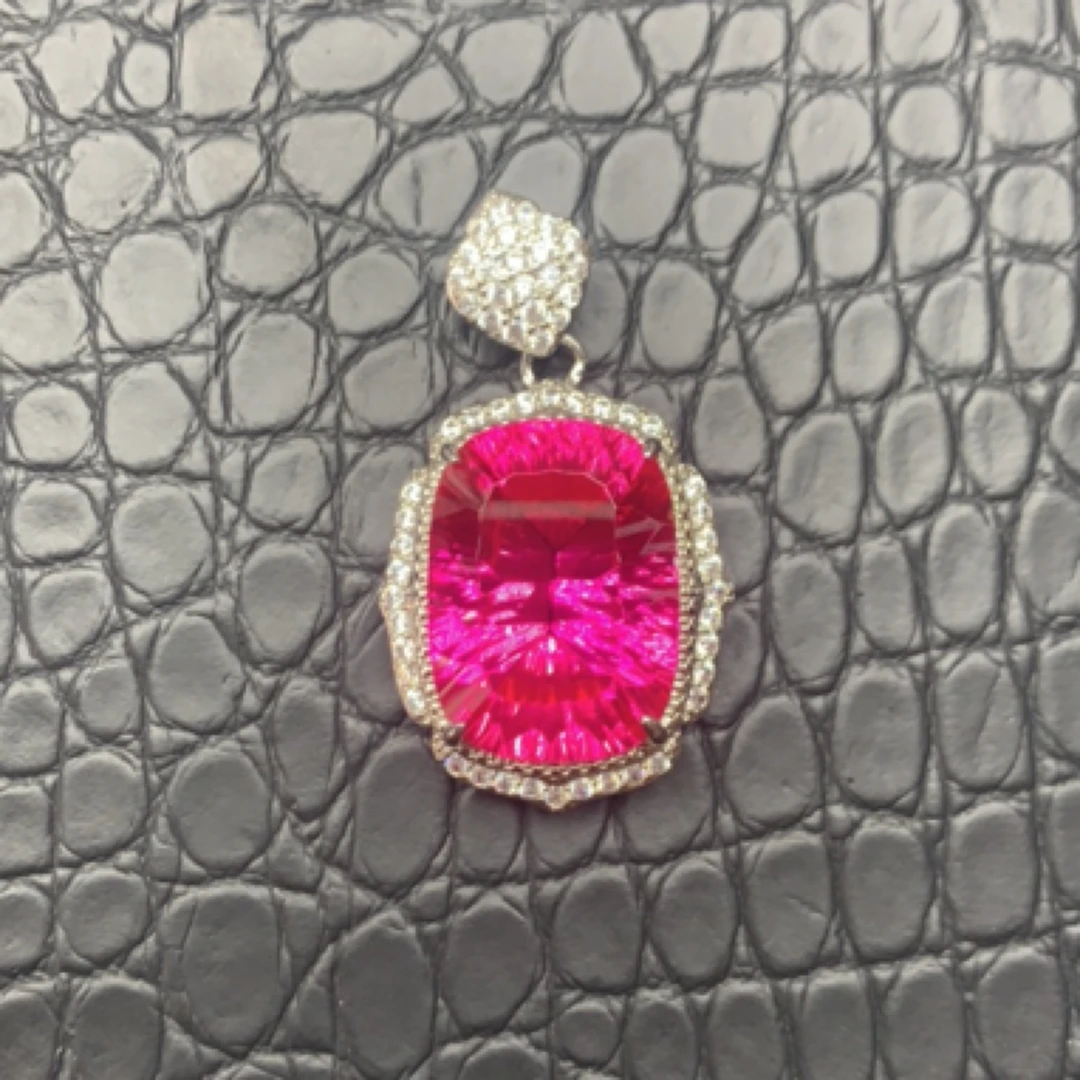 培育蓝宝石培育彩宝吊坠 玫红色127