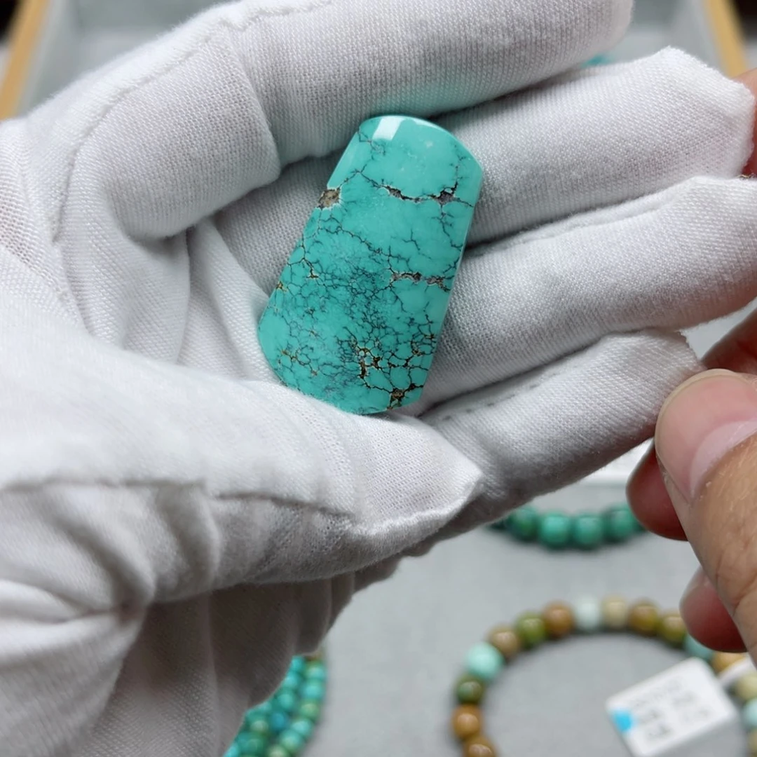 绿松石未镶嵌挂件