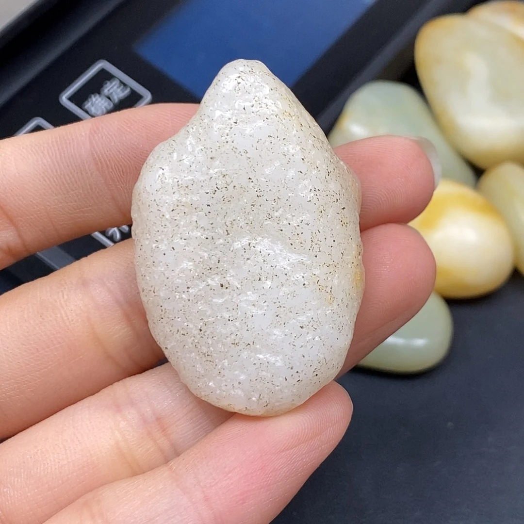 和田玉（糖玉）未镶嵌挂件