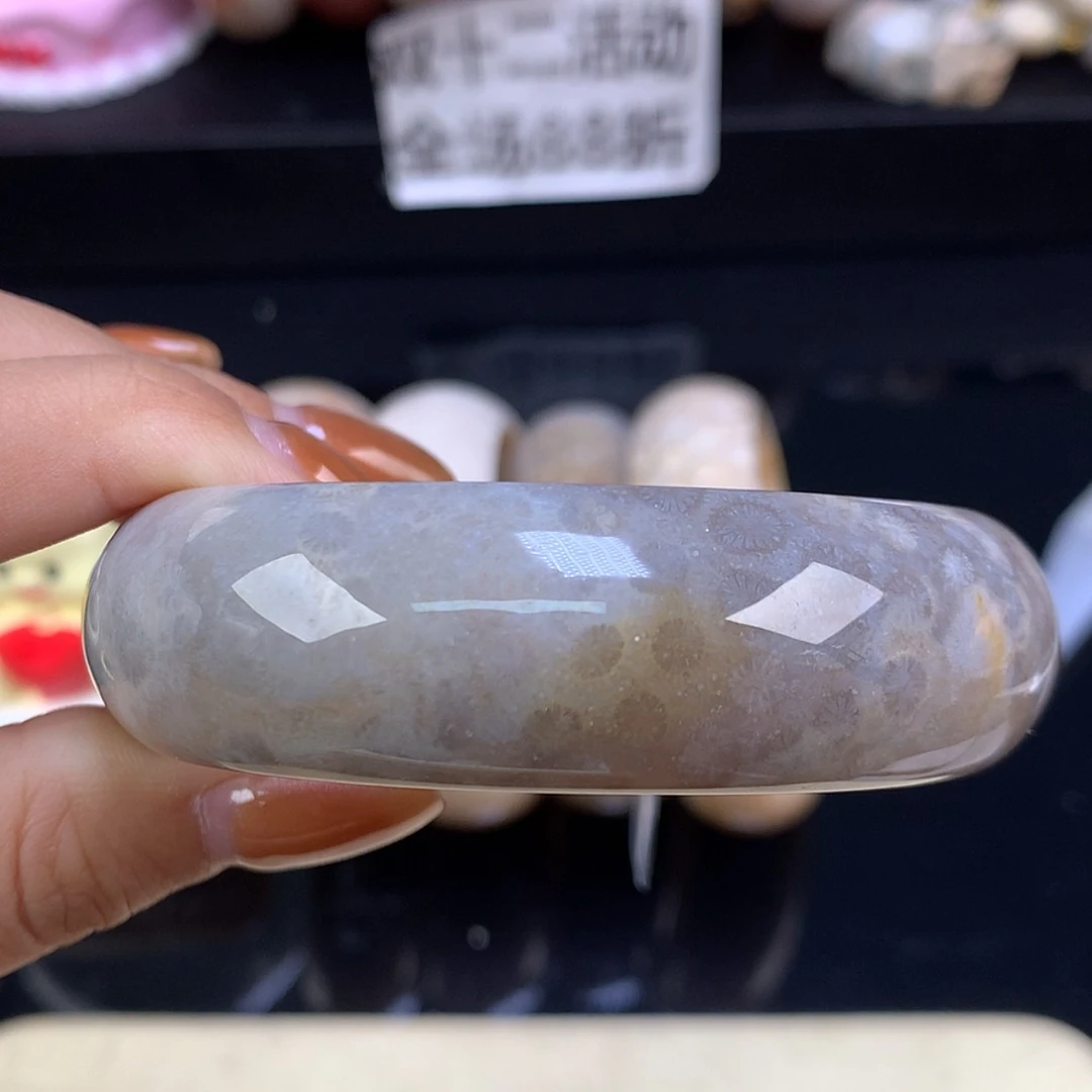 【闪购商品】颈饰未镶嵌硅化珊瑚（珊瑚玉）福利手镯55.6（42号）