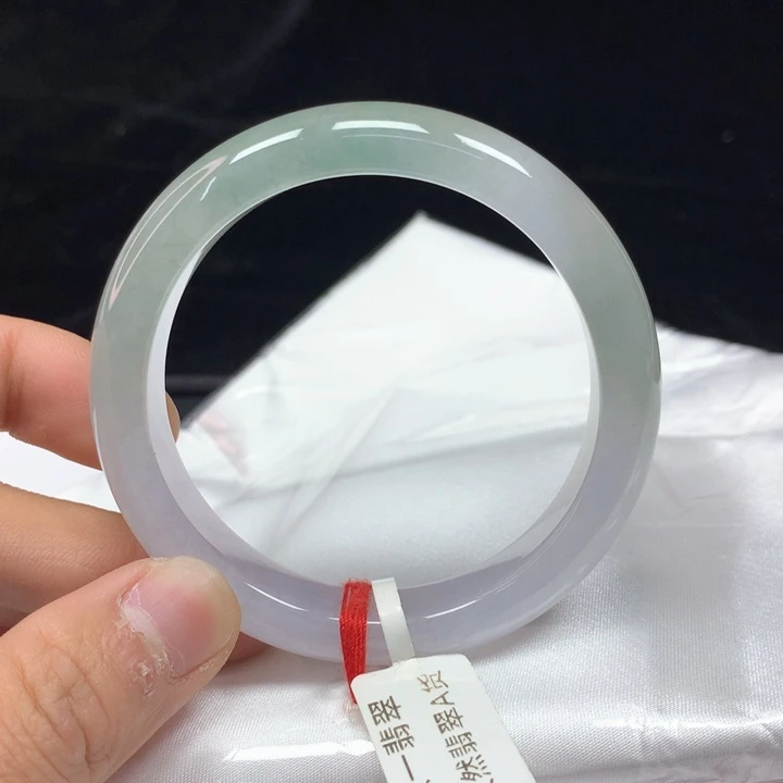 翡翠手镯（圆镯）未镶嵌54.7