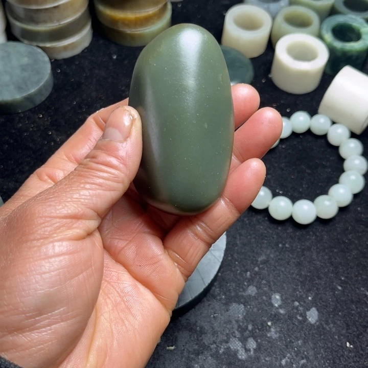 会***壮和田玉（糖玉）未镶嵌珠宝半成品