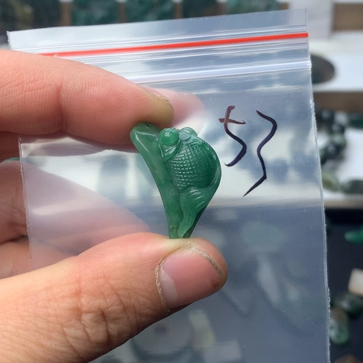 无***好独山玉未镶嵌颈饰