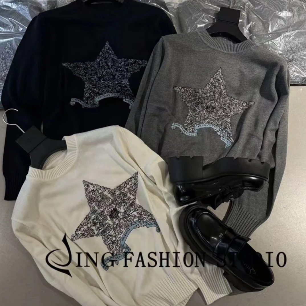 CJING2025新款95135时尚图案圆领打底长袖衫女装卫衣