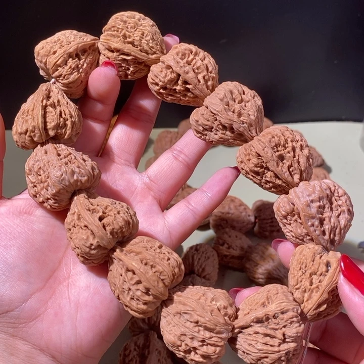 文玩核桃手串……15