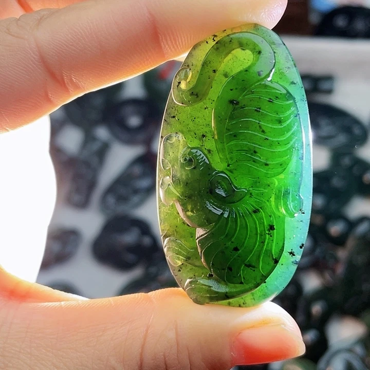 蛇纹石玉未镶嵌挂件泰山玉虎虎生威