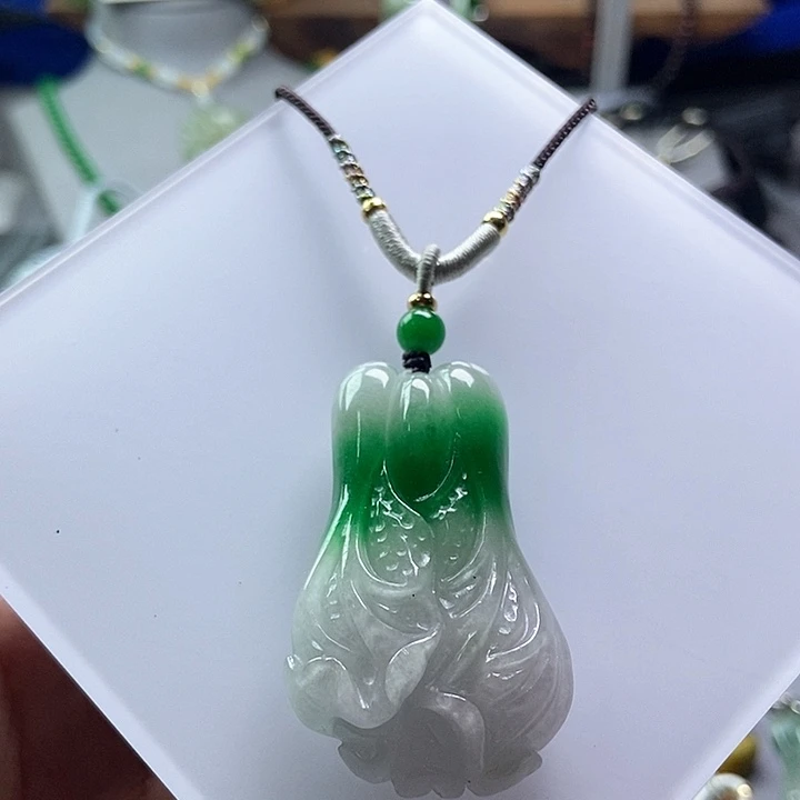吊坠(赠链)未镶嵌翡翠