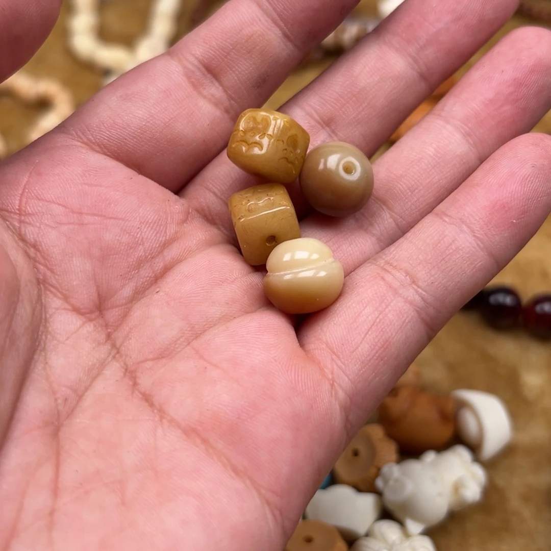 大叶紫檀（黑酸枝木类）