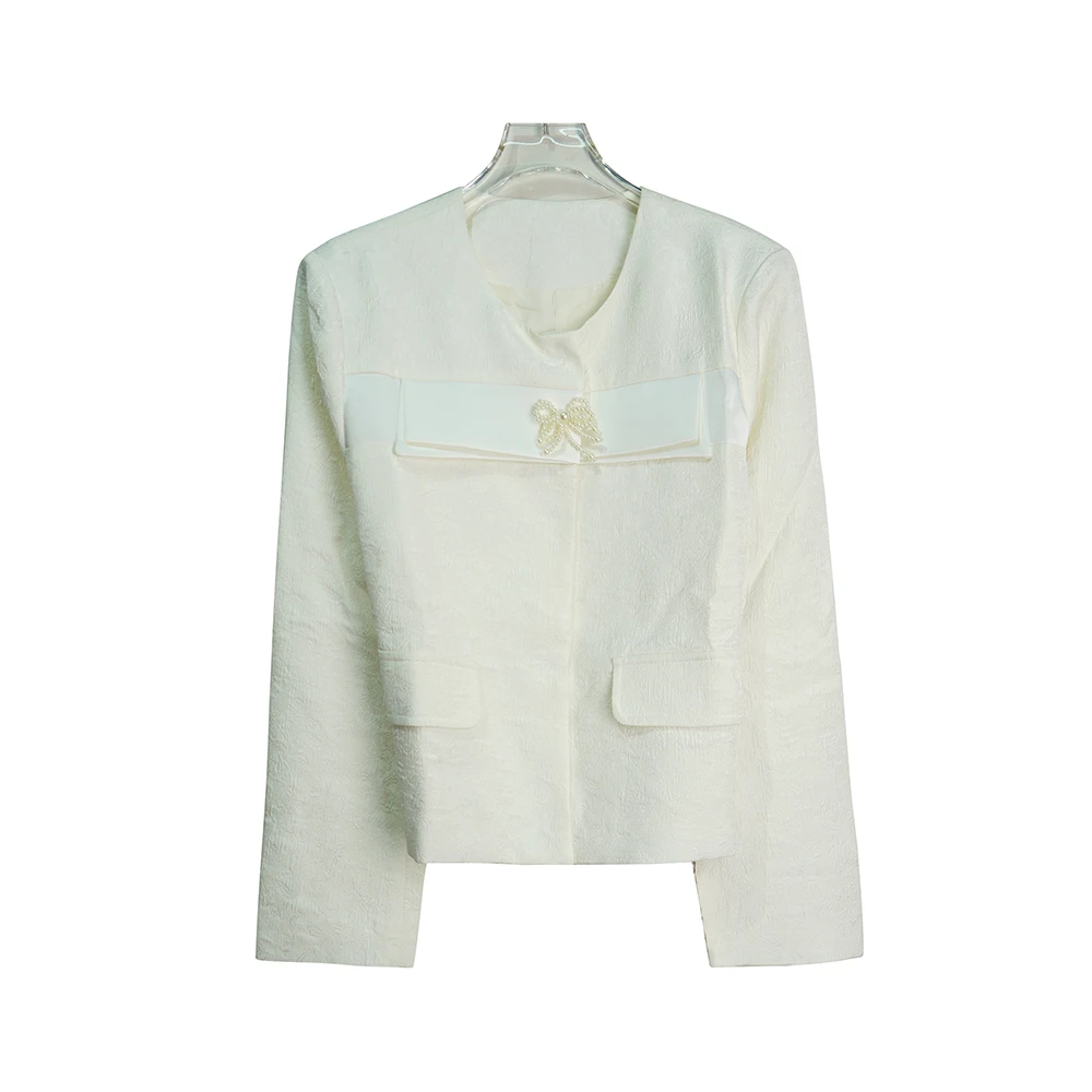 E88200【新款】时尚法式小香风白色重工钉珠设计圆领长袖外套