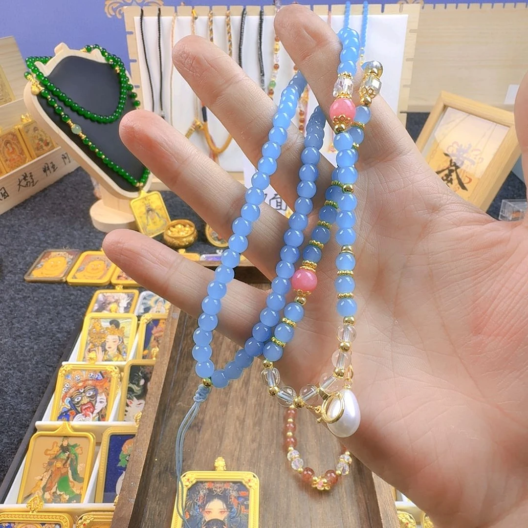 装裱画大*平蓝色珠链一条好看