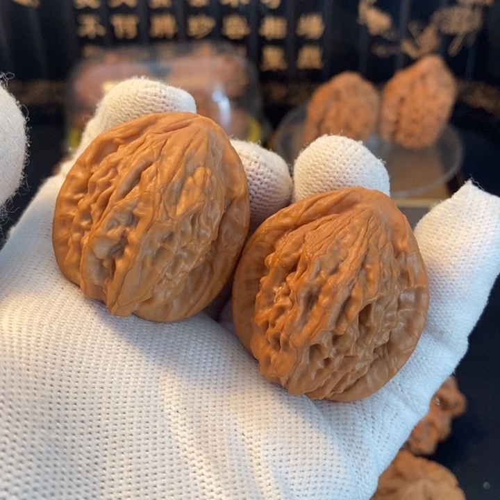 文玩核桃吊坠36小红袍