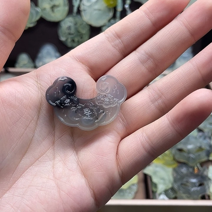 夏***茶未镶嵌岫玉吊坠(赠链)