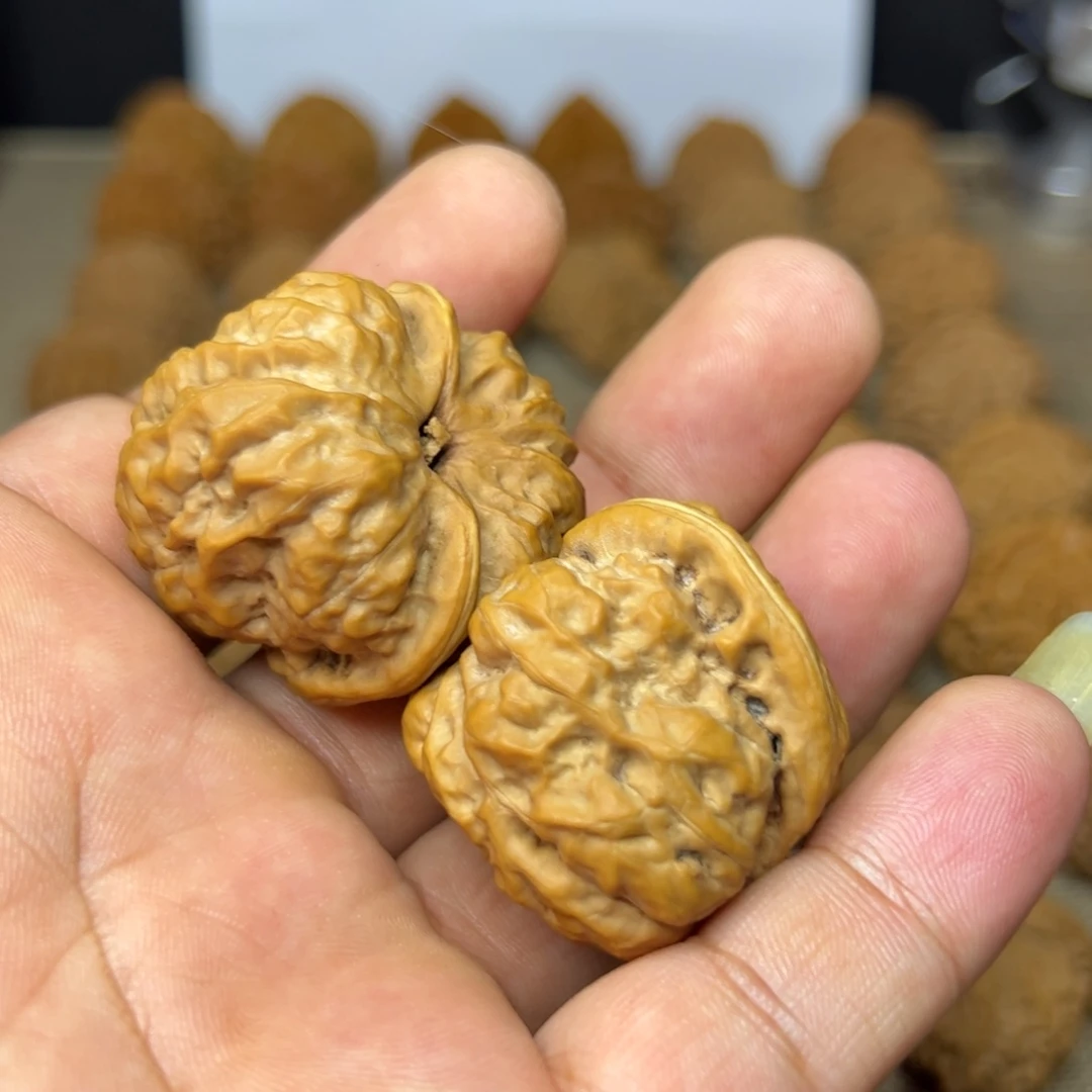 文玩核桃吊坠恰*?蛤蟆头