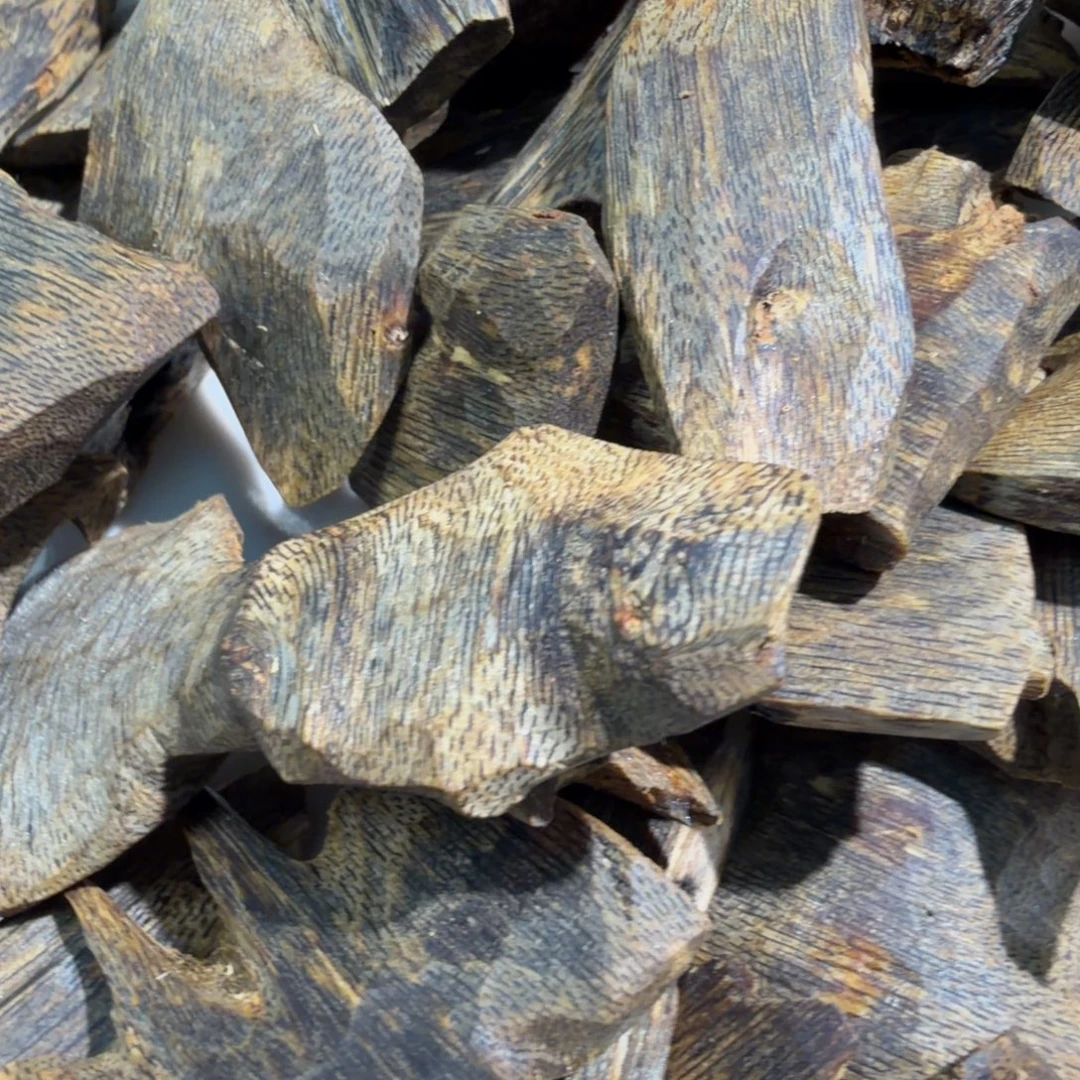 沉香碎屑沉香绿棋楠金沙叶块料67克