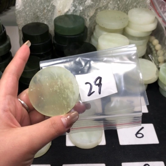 蛇纹石玉天然岫玉成品珠宝 未镶嵌未镶嵌跑**哥