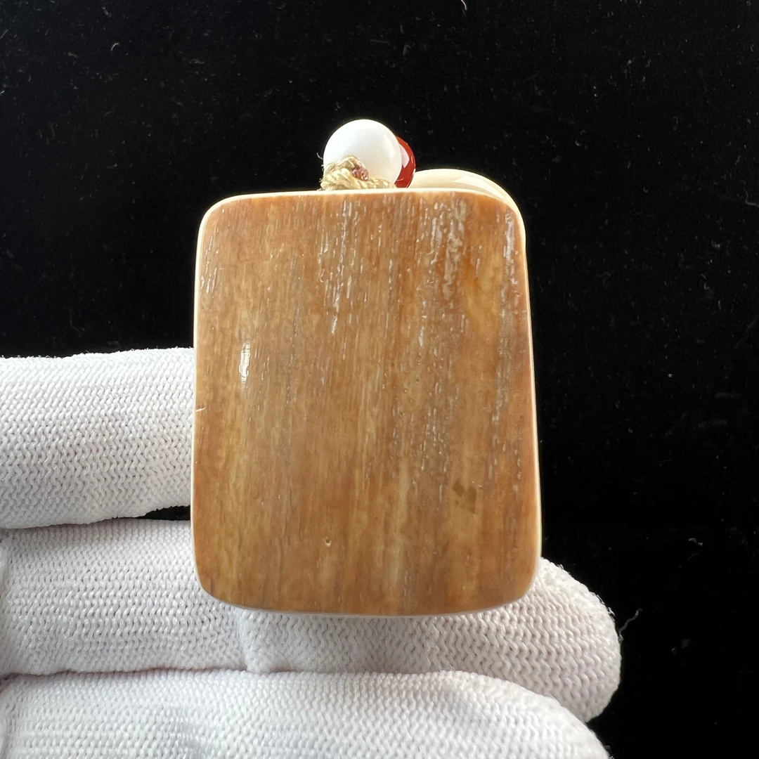 P1562天然猛犸牙 金皮肥皂 无事牌33*40*25mm支持鉴定 假一罚四