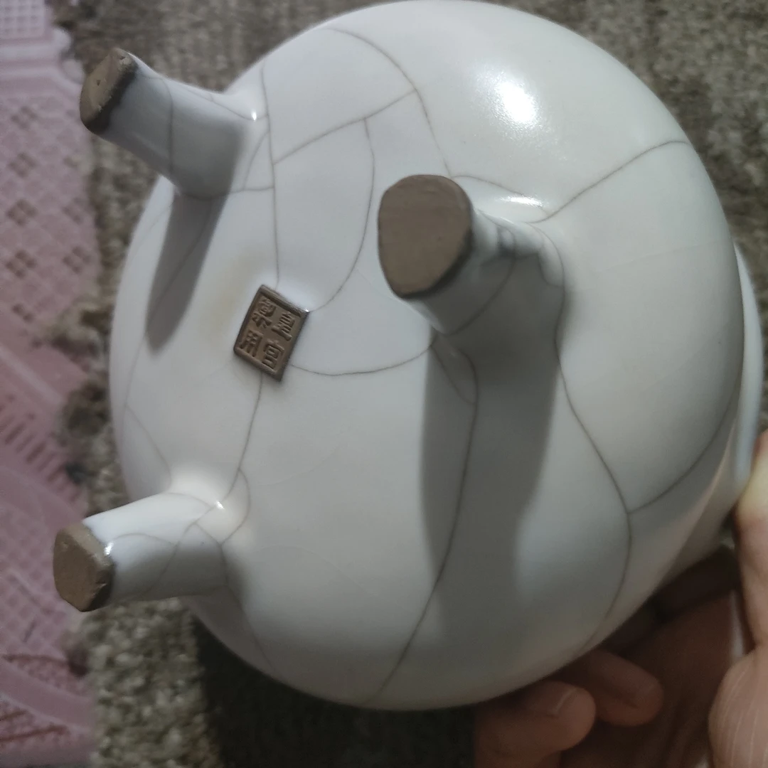 官窑风格鱼耳尊 经典