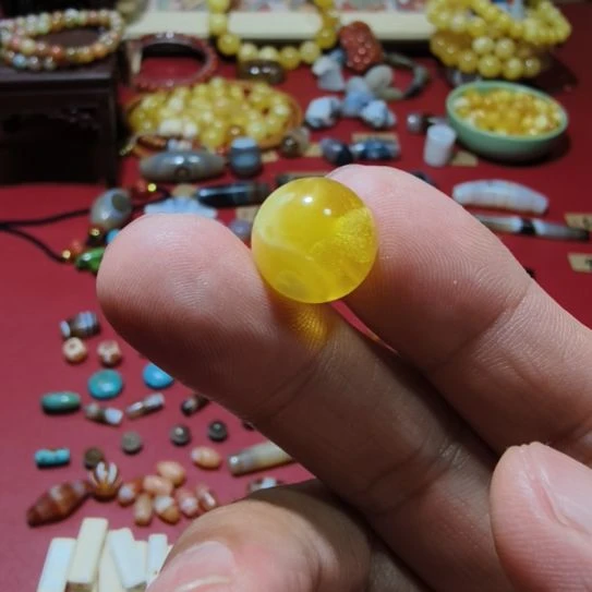 琥珀未镶嵌裸石天然原矿蜜蜡