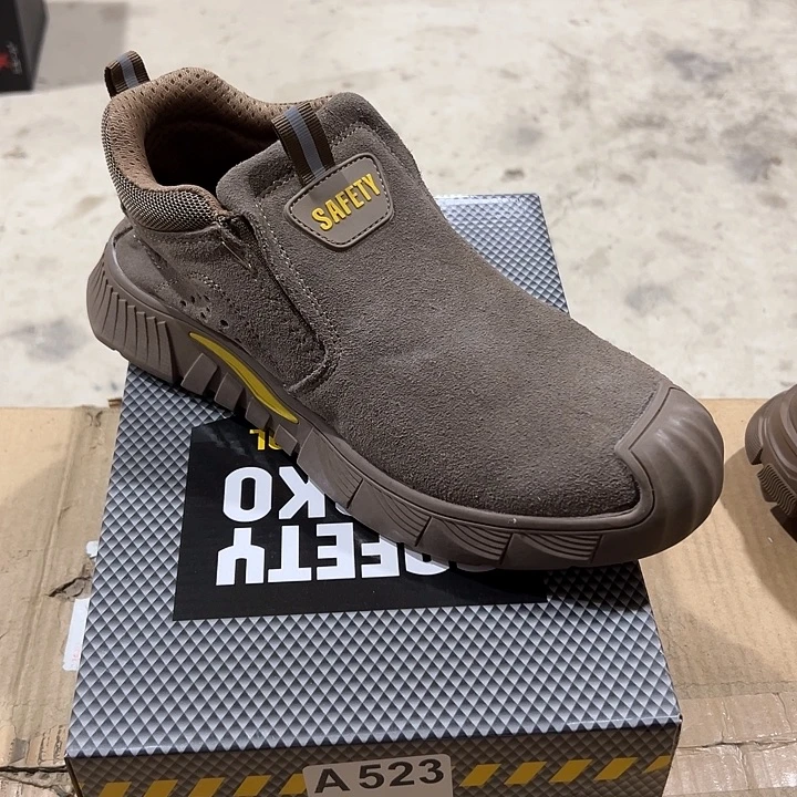 523号。42码防砸防刺劳保鞋