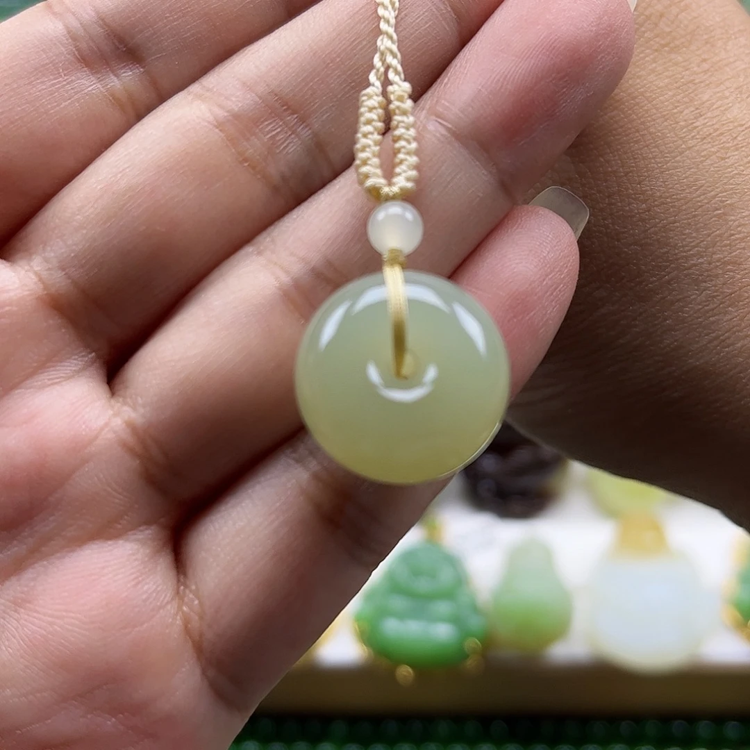 颈饰未镶嵌和田玉