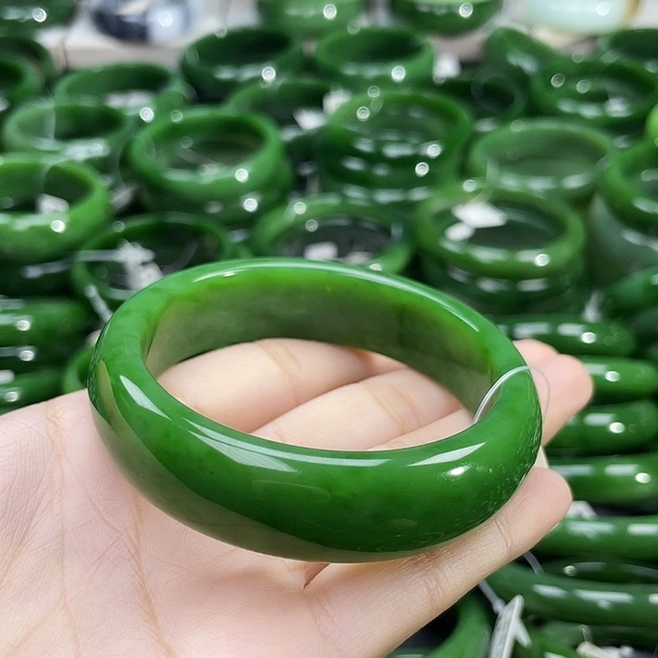 未镶嵌手镯和田玉（碧玉）