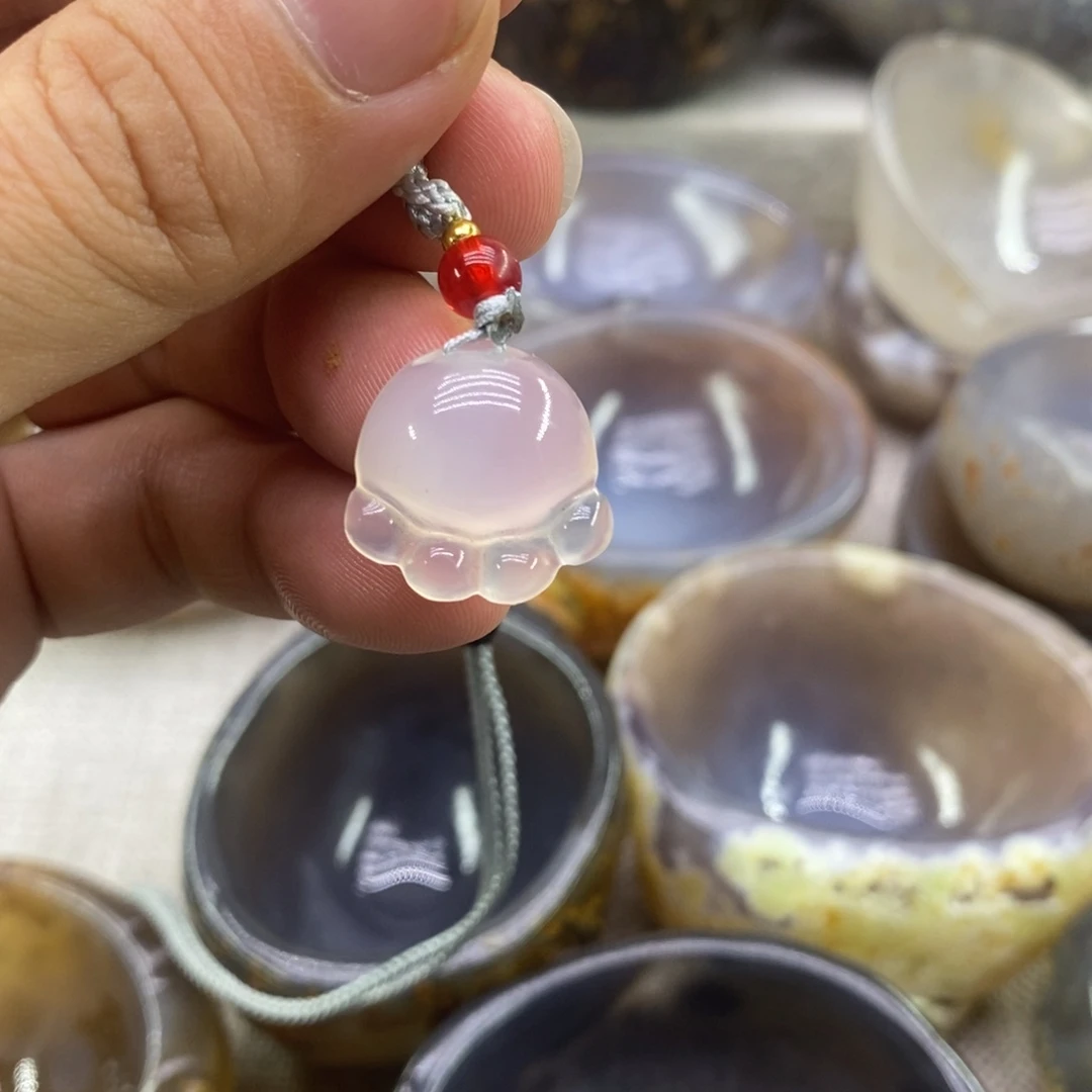 玉原石手工制品猫爪