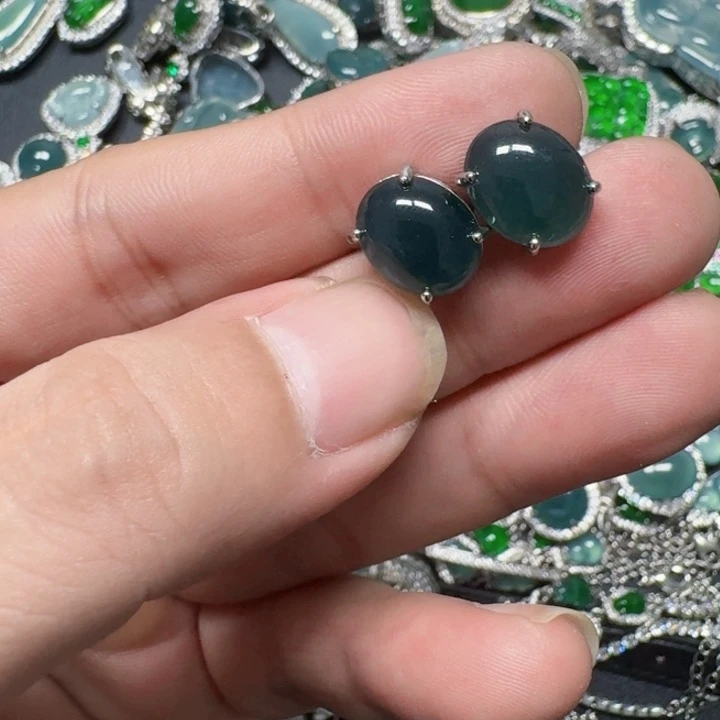 翡翠未镶嵌颈饰天然A货翡翠放漏