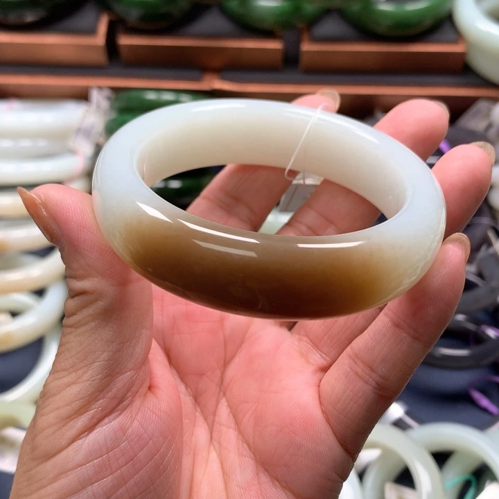 【闪购商品】未镶嵌手镯和田玉