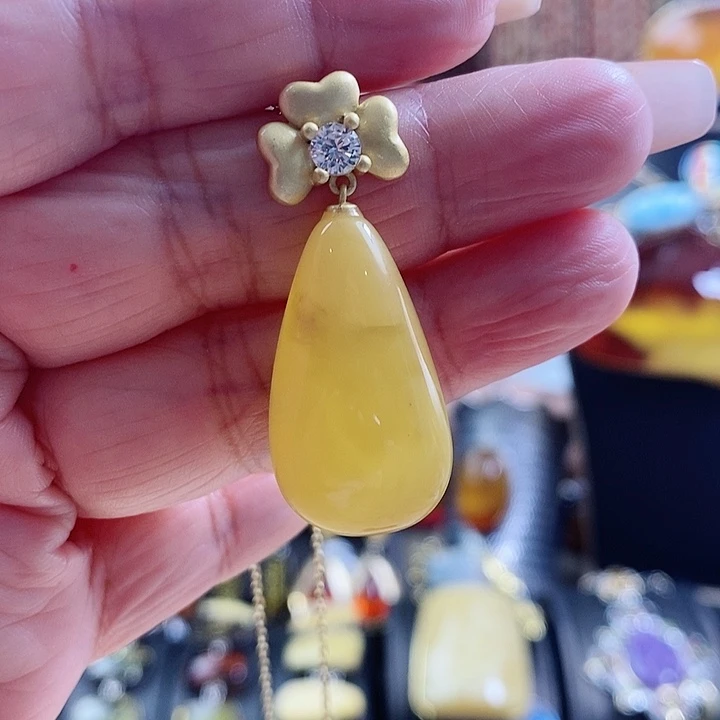 琥珀颈饰银S925镶嵌吊坠