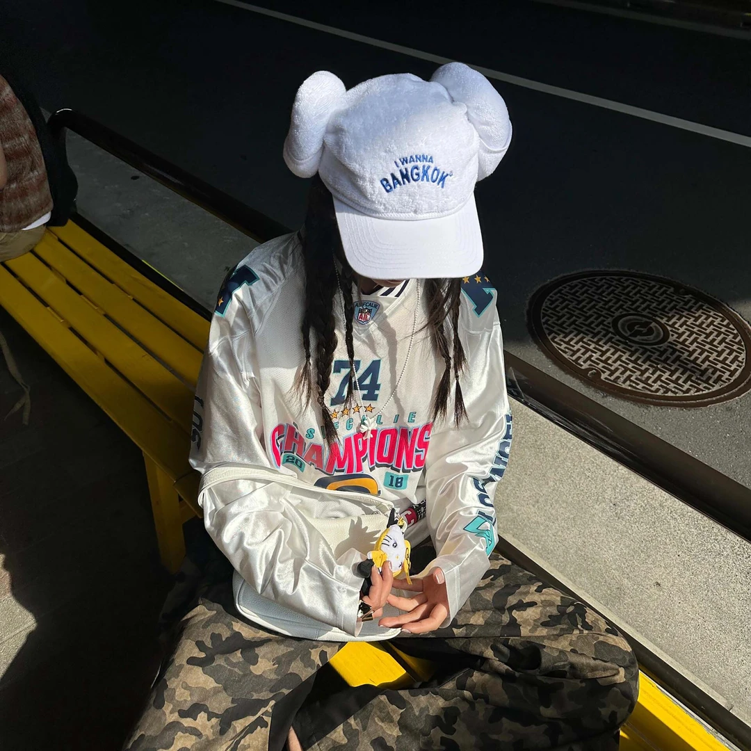 美式v领白色长袖t恤女早秋2025新款印花网眼速干运动宽松薄款上衣