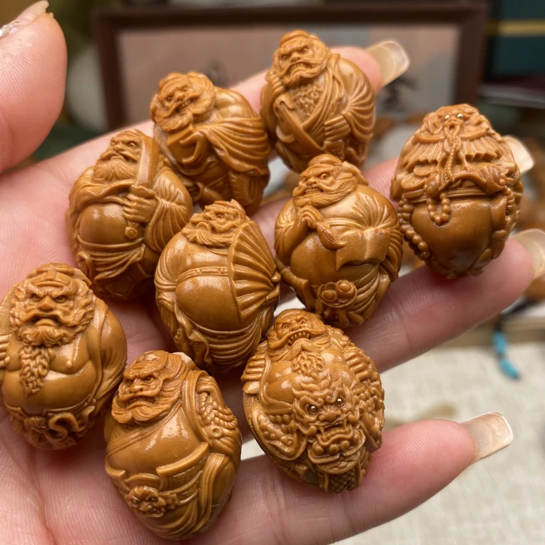 天师钟馗橄榄核雕刻