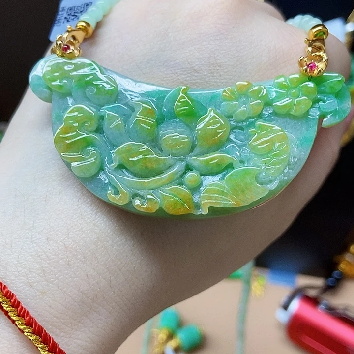 翡翠未镶嵌颈饰吊坠